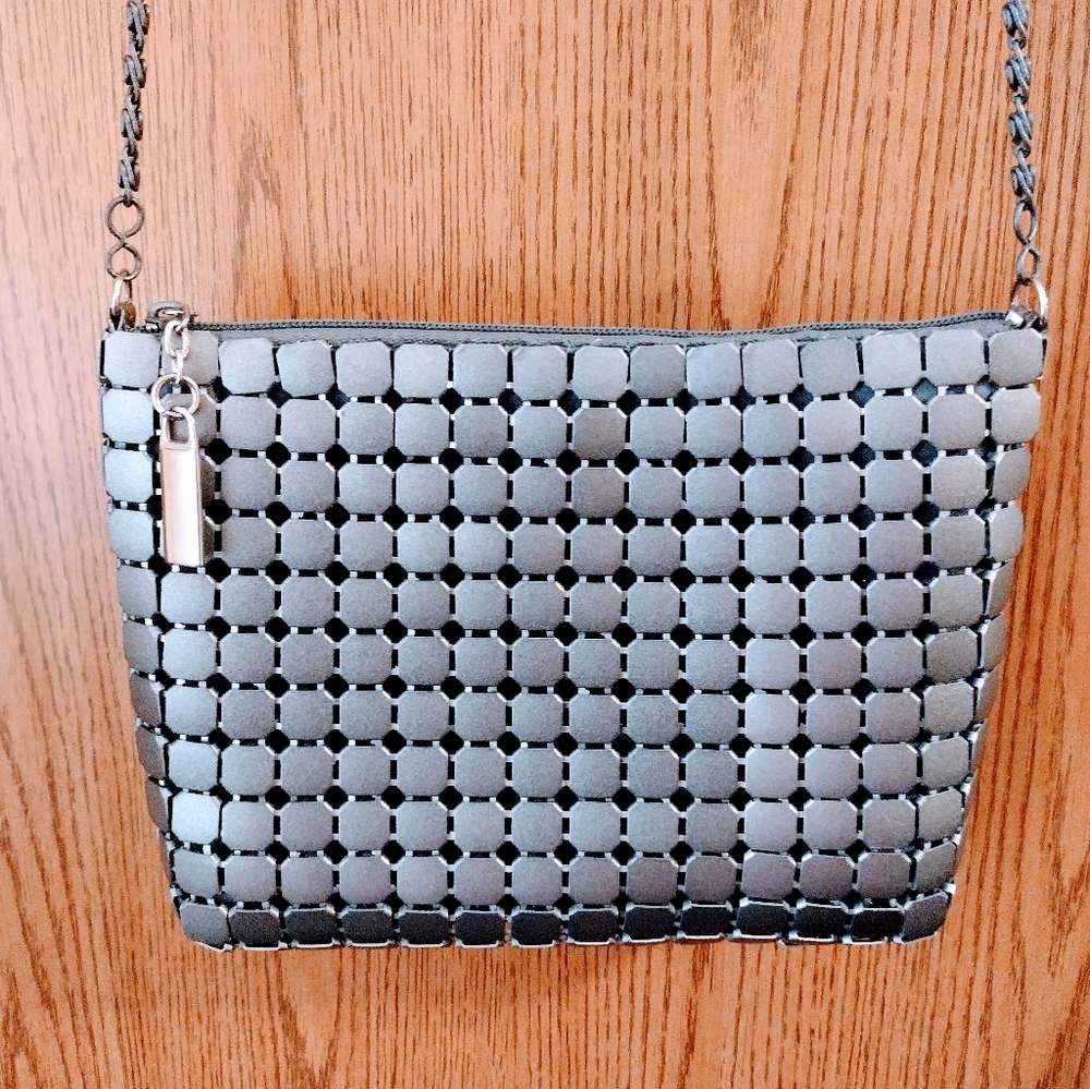 Y & S Sm Brushed Silver Chainmail Top Zip Padded Crossbody/Shoulder Bag